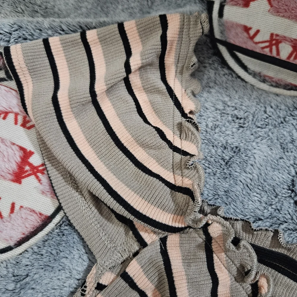 Volcom Stripe Ruched Top NWT - Picture 7 of 10